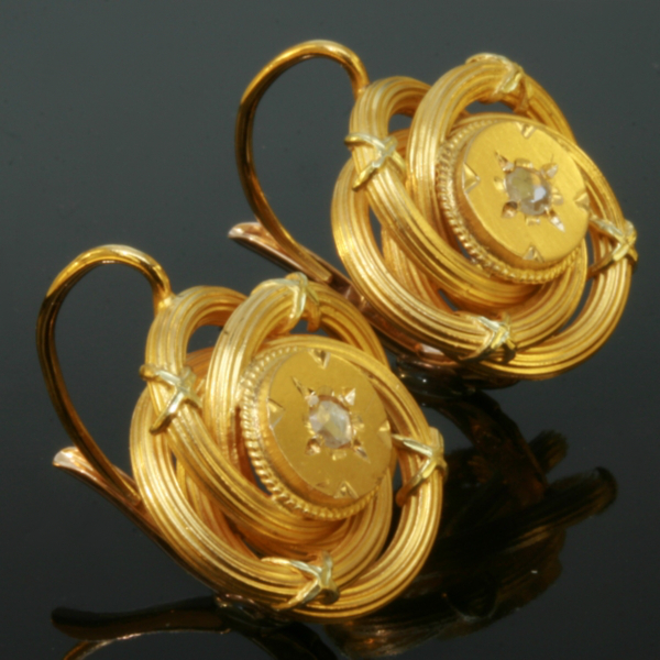 Yellow gold Victorian earrings with rose cut diamonds